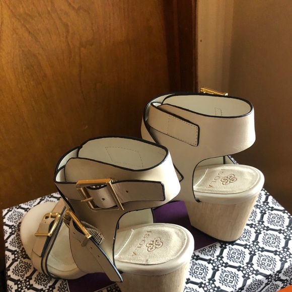 Shoes - Picture 2 of 3